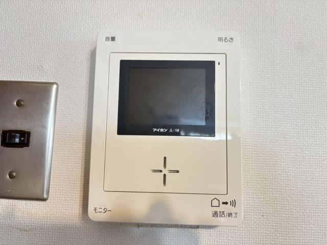 来訪者が分かる安心のTVモニター付きインターホン。
