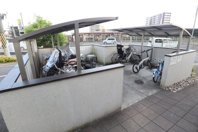 Ｌａ　ｌｕｃｅ　小泉（ラ　ルーチェ）の駐車場