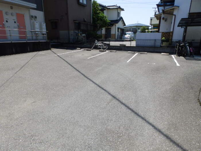 ベリーフォーレスト Ｃ棟の駐車場|駐車場