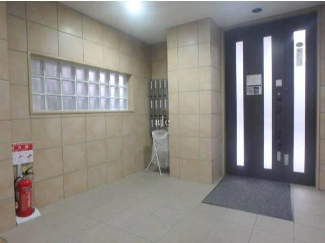 虹信ビルのその他共用部分|落ち着いたエントランスです