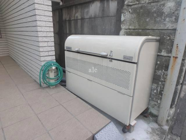 虹信ビルのその他共用部分|敷地内ゴミ置き場