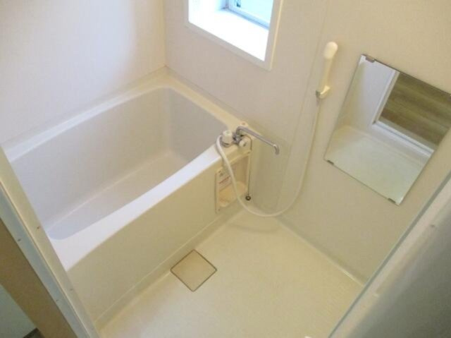 虹信ビルの浴室|お風呂で日々の疲れを落としましょう