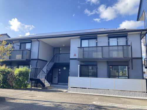 クレセント・トウヨウ A棟の外観