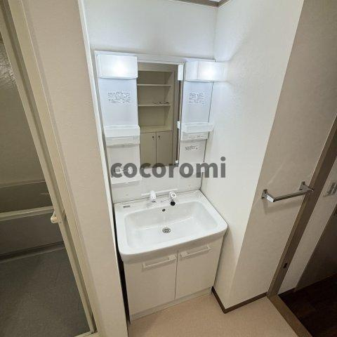 東香里野村マンションの洗面所