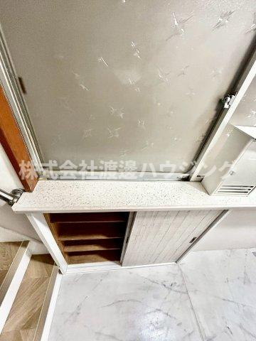 門真市岸和田1丁目一戸建の収納|玄関収納付き