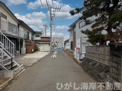 藤沢市鵠沼藤が谷3丁目　新築戸建の前面道路含む現地写真|2月17日撮影　建築中　現地外観