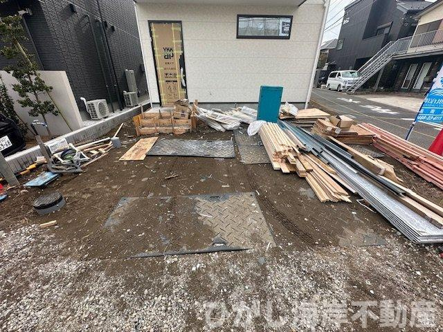 藤沢市鵠沼藤が谷3丁目　新築戸建の駐車場|2月17日撮影　建築中　駐車スペース