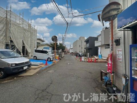 藤沢市鵠沼藤が谷3丁目　新築戸建の前面道路含む現地写真|2月17日撮影　建築中　現地外観