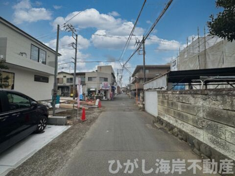藤沢市鵠沼藤が谷3丁目　新築戸建の前面道路含む現地写真|2月17日撮影　建築中　現地外観