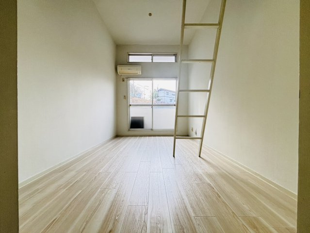 筑紫野市二日市北１丁目のアパートの居間・リビング