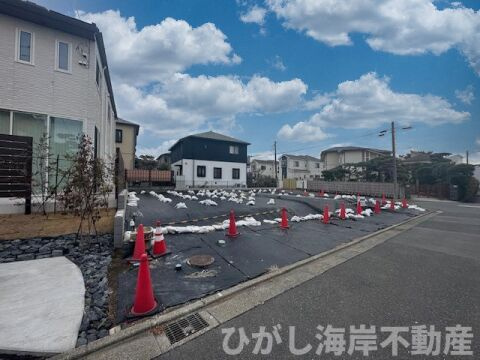 藤沢市鵠沼松が岡１丁目　　売地　全３区画の前面道路含む現地写真|現地外観
