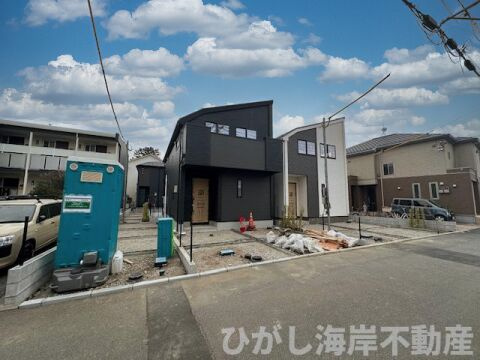 藤沢市鵠沼松が岡2丁目　新築戸建　全３棟の外観|3月2日撮影　外構工事中　現地外観