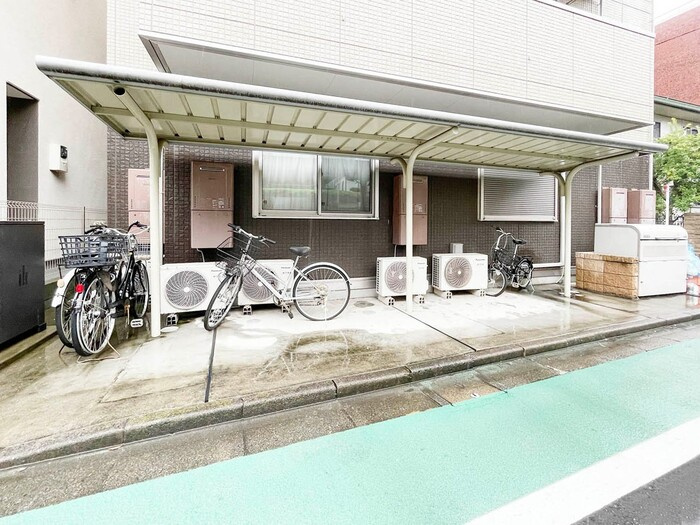 グリーンフォレスト府中の駐車場