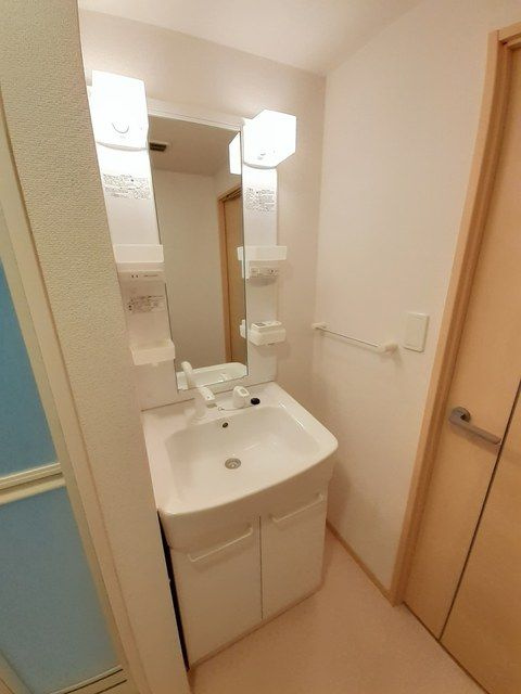 ブライト　ツリー　ＫＯＵの洗面所