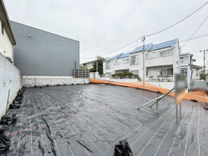 【外観】 | 広々とした空間は、LDKを広く取ったり、パントリーを設けたりと、こだわりの間取りに応えてくれます。周辺建物との距離も保たれており、ご家族のプライベートな時間も大切にできる環境です！