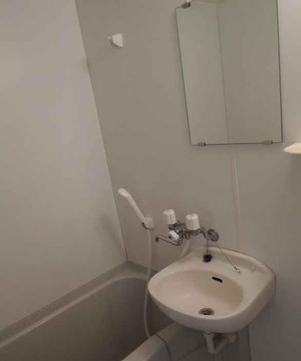 府中市若松町１丁目のアパートの浴室|※別号室参考写真です