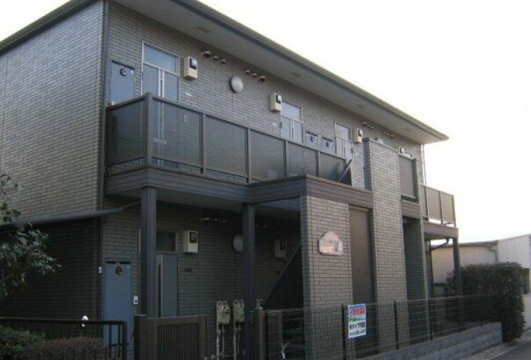 府中市若松町１丁目のアパートの外観