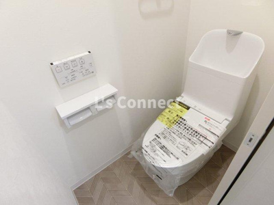 【トイレ】 | Ｌｕｃｅｎｔｅ | 温水洗浄便座付きのトイレ。