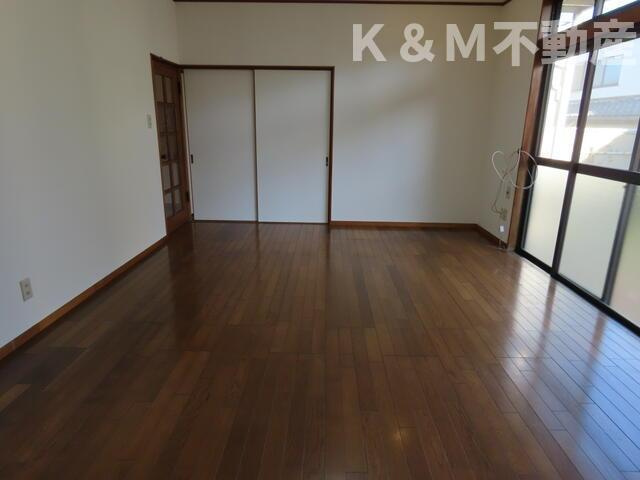 柏市戸建ての居間・リビング|使いやすい居間です