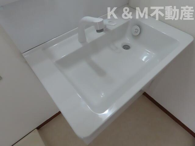 柏市戸建ての洗面所|忙しい朝には欠かせない洗面所です