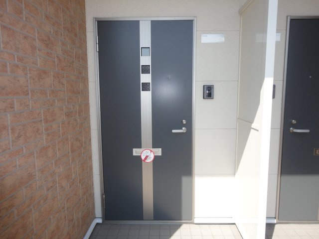 シャンピアの玄関|玄関扉（イメージ）