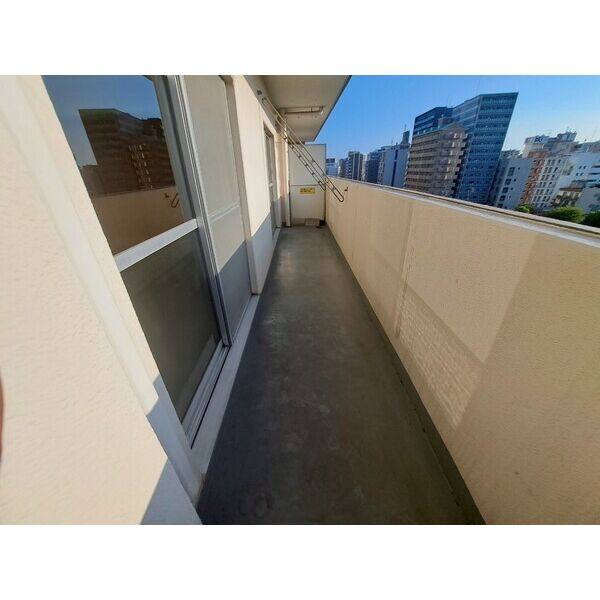 薬師寺ビルヂングのバルコニー