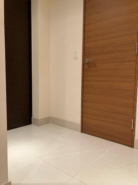 プラウドタワー稲毛の玄関