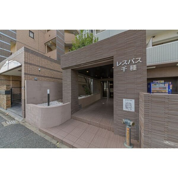 レスパス千種のエントランス
