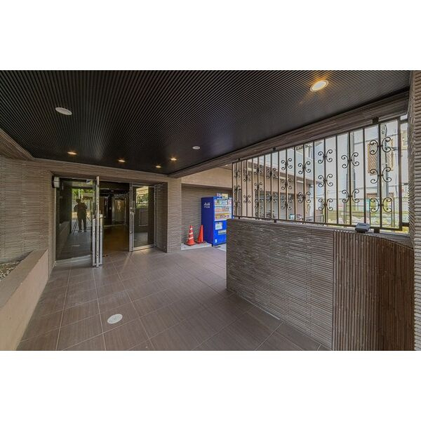 レスパス千種のエントランス