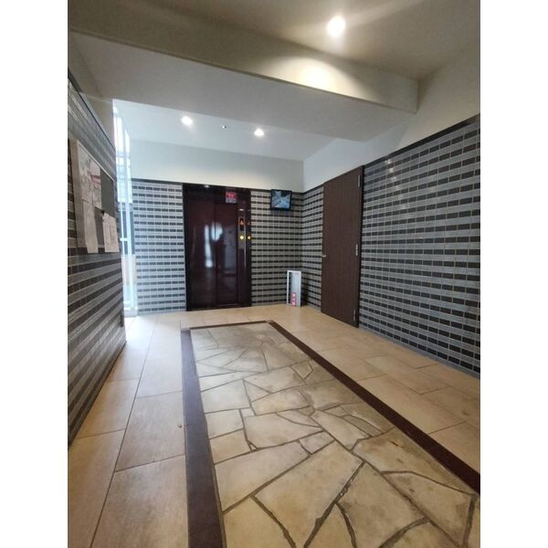 MAPLE ANEST SHINSAKAEのロビー