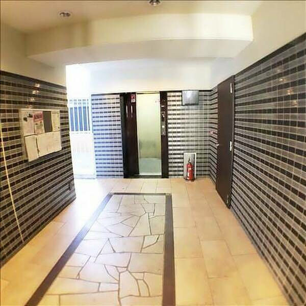 MAPLE ANEST SHINSAKAEのロビー