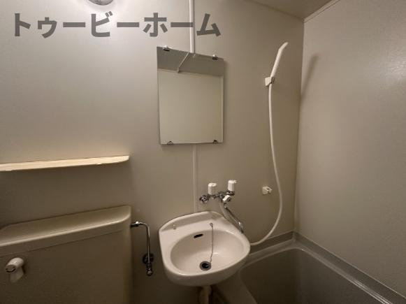 ドミトリー三笠の洗面所|スペースが確保できる洗面所です
