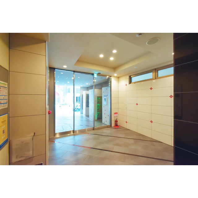 SERENiTE堺筋本町SUDの居間・リビング