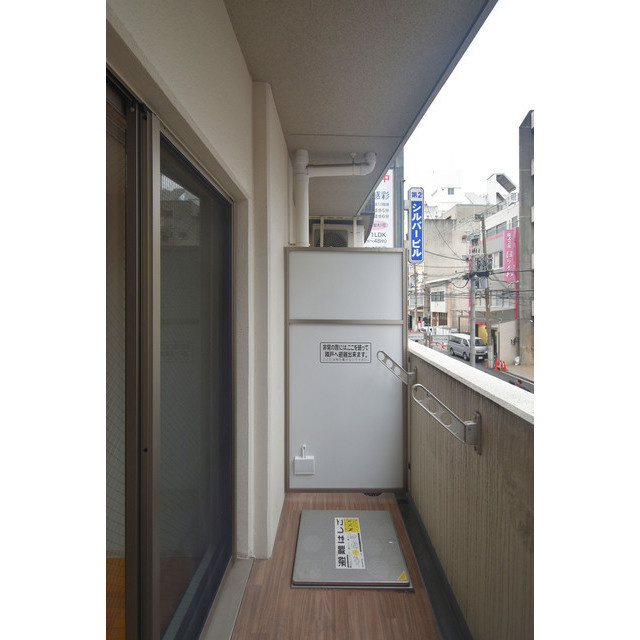 SERENiTE堺筋本町SUDのバルコニー