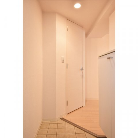 メゾン夕陽ヶ丘の玄関