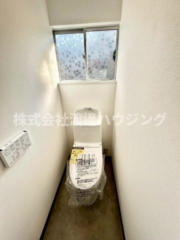 新喜多２丁目一戸建のトイレ