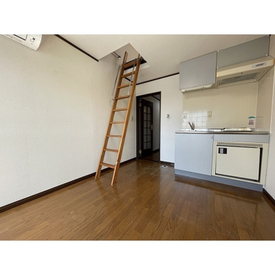 【居間・リビング】 | シーサイドカモシタ | 洋室