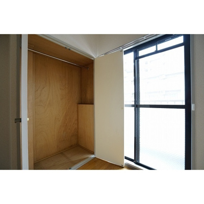 【収納】 | ジェネシス三鷹 | 洋室1　クローゼット