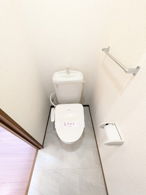 洗浄便座付トイレです♪