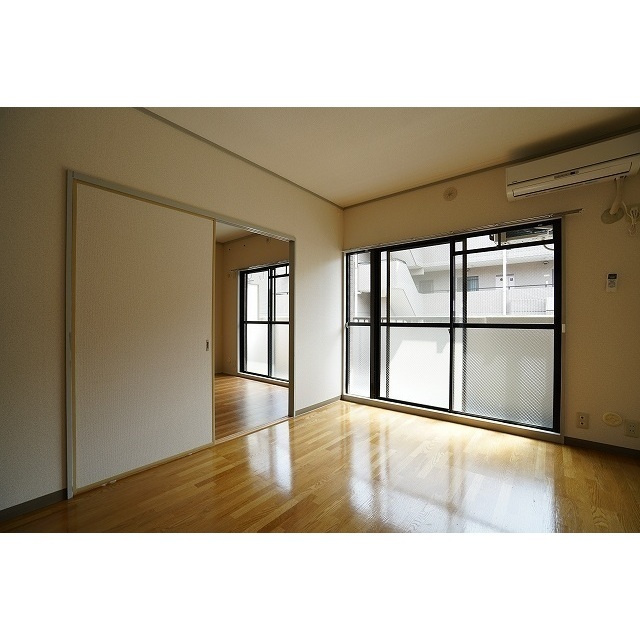 ジェネシス三鷹の収納|洋室２