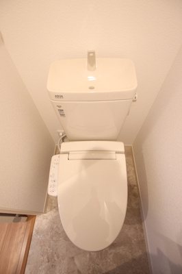 洗浄機能付で快適なトイレ♪