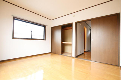 洋室7帖　窓・エアコンあり