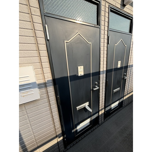 ヴェルディ下馬の玄関|扉