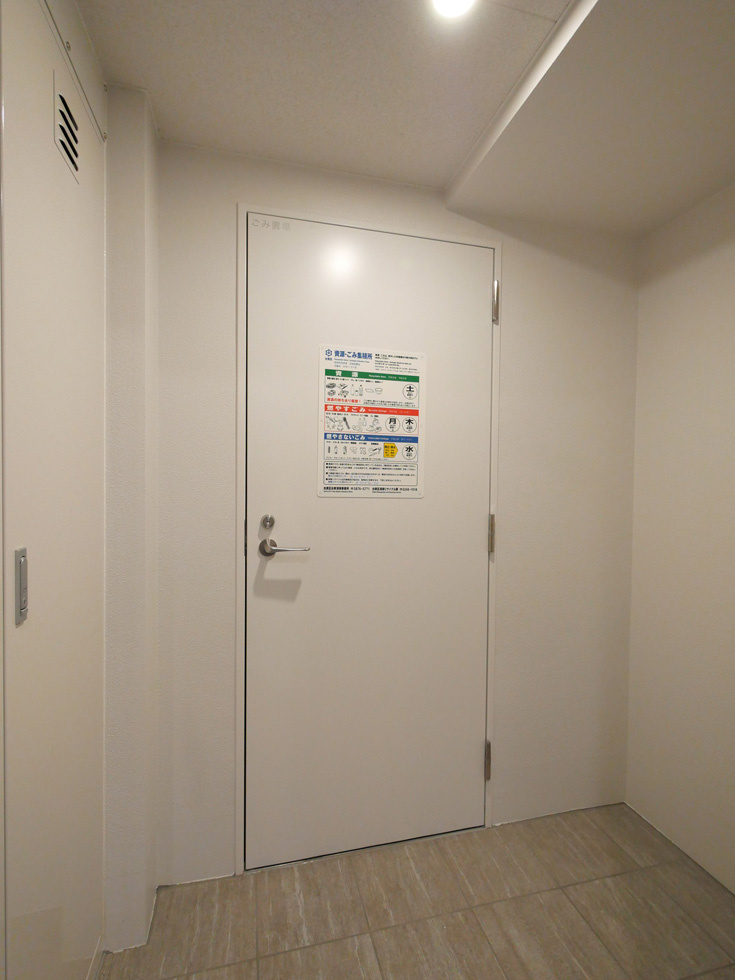 PREMIUM CUBE 上野の外観