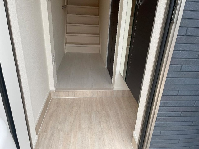 メゾンドカラーズの玄関