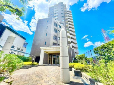 【外観】 | アドリーム新金岡 | 大阪メトロ御堂筋線「新金岡」駅が徒歩14分。
通勤にも外出にもアクセス良好。家族でおでかけすることも増えそうですね♪