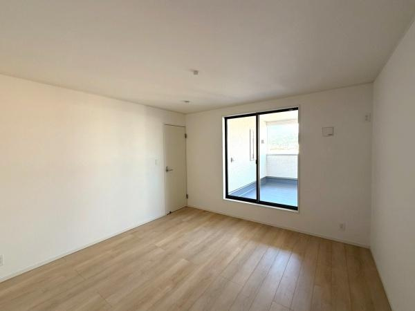 和歌山市和歌川町　第1-1号棟の洋室