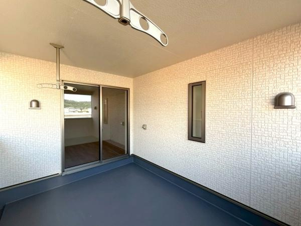 和歌山市和歌川町　第1-1号棟のバルコニー