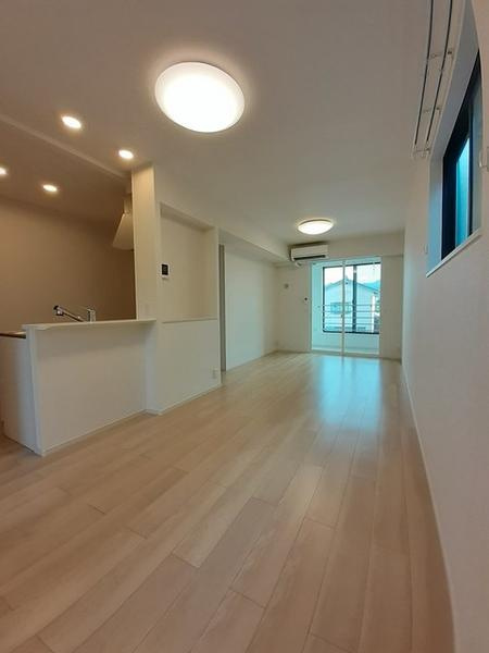 ヒルズ長久　Ｂの居間・リビング