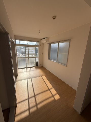 メゾンリラの居間・リビング|※リフォーム工事中です